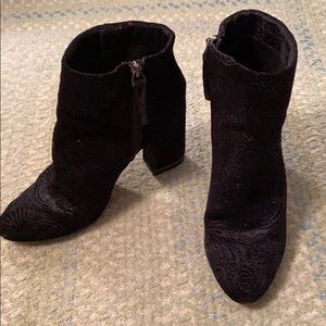 Who What Wear Faux Suede Black Patterned Booties